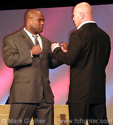 Gary Goodridge (left) vs. Mike Benardo