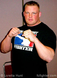 http://www.fcfighter.com/PICTURES/FIGHTERS/wiuff-travis.jpg