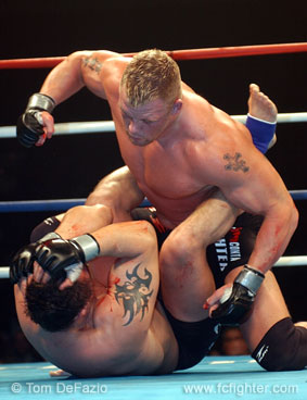 Travis Wiuff beating on Roman Zentsov