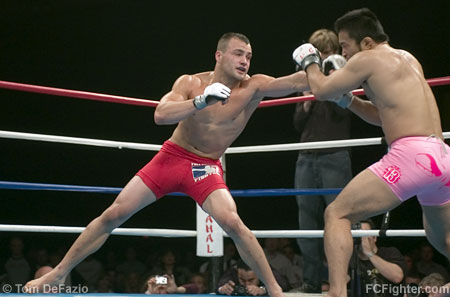 Alvarez (left) vs. Hanazawa