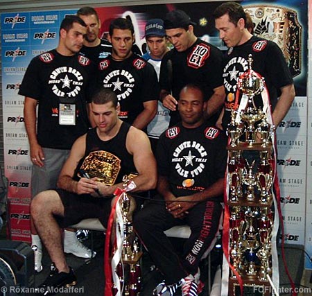 Maurico 'Shogun' Rua with the Chute Boxe Team