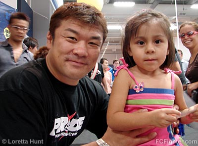 Hidehiko Yoshida and young fan