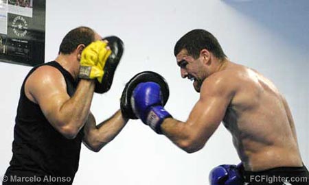 Mauricio 'Shogun' Rua hitting the pads - Photo by Marcelo Alonso