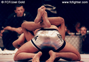 Jeremy Horn in Elvis Sinosic's guard