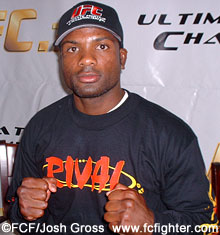 http://www.fcfighter.com/PICTURES/UFC32/din-thomas.jpg