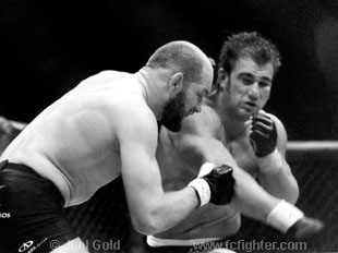 Phil Baroni punching Matt Lindland