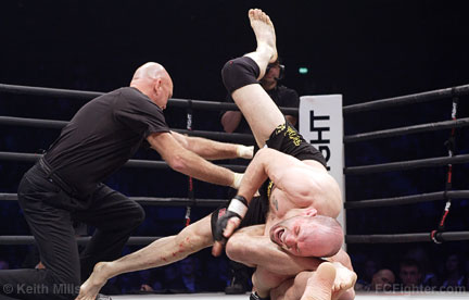 BodogFight St. Petersberg (April 14, 2007): Fedor Emelianenko taps out Matt Lindland with an armbar - Photo by Keith Mills
