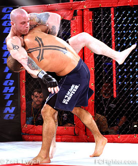CFFC 4 (Apr 13, 2007): Brian DeMuro (left) vs. Carlos Nieves - Photo by Zack Lynch