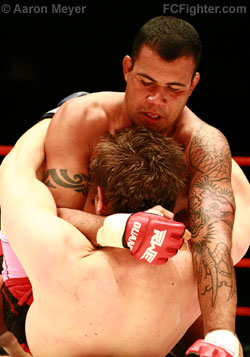 Icon Sport (Mar 31, 2007): Renato "Charuto" Verissimo (top) vs. Lars Havens - Photo by Aaron Meyer